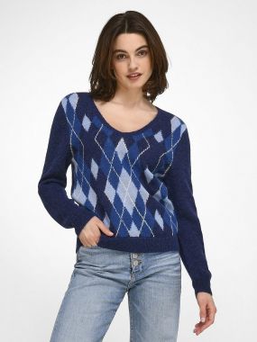 Пуловер с треугольным вырезом