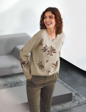 Пуловер с аппликацией из бусин