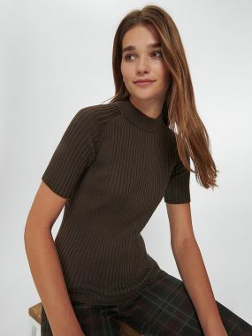 Пуловер с круглым вырезом и короткими рукавами