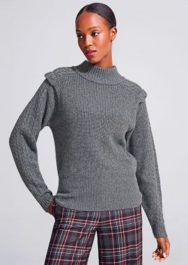 Шерстяной пуловер